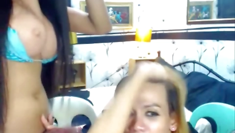 Milf gets a mouthful of pussy