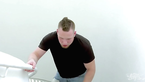Hawt babe fucked in the kitchen